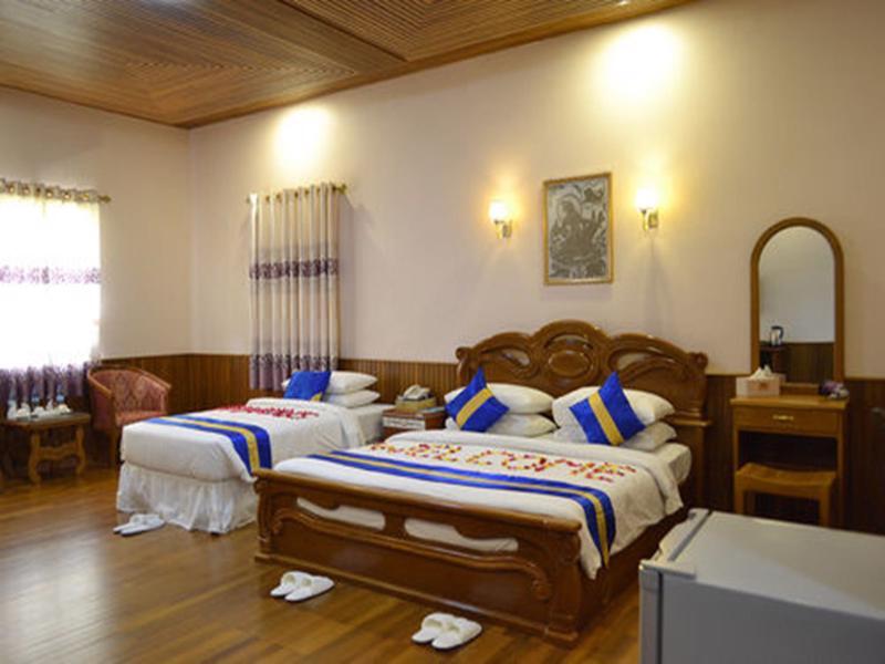 Famous Hotel Баго Екстериор снимка