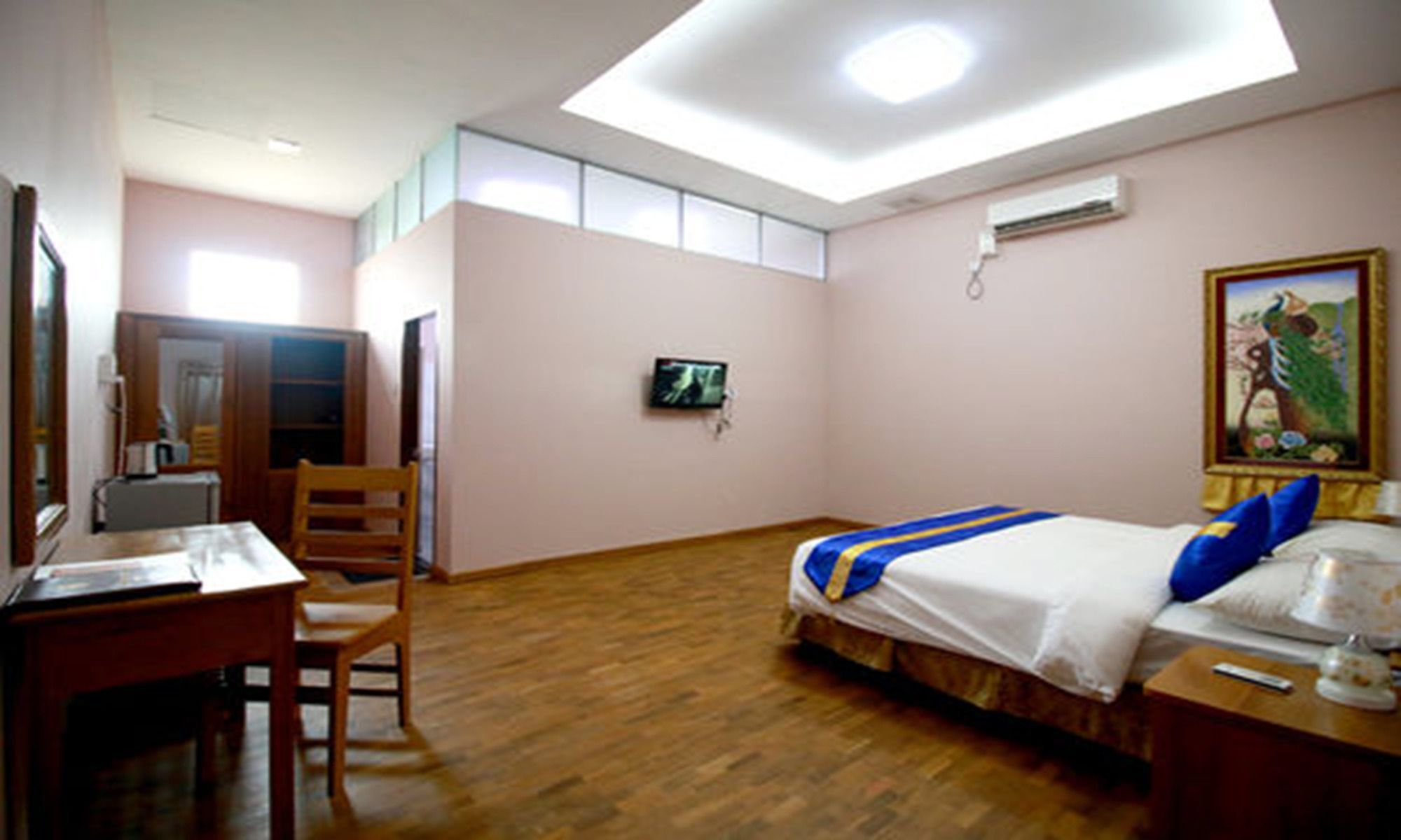 Famous Hotel Баго Екстериор снимка